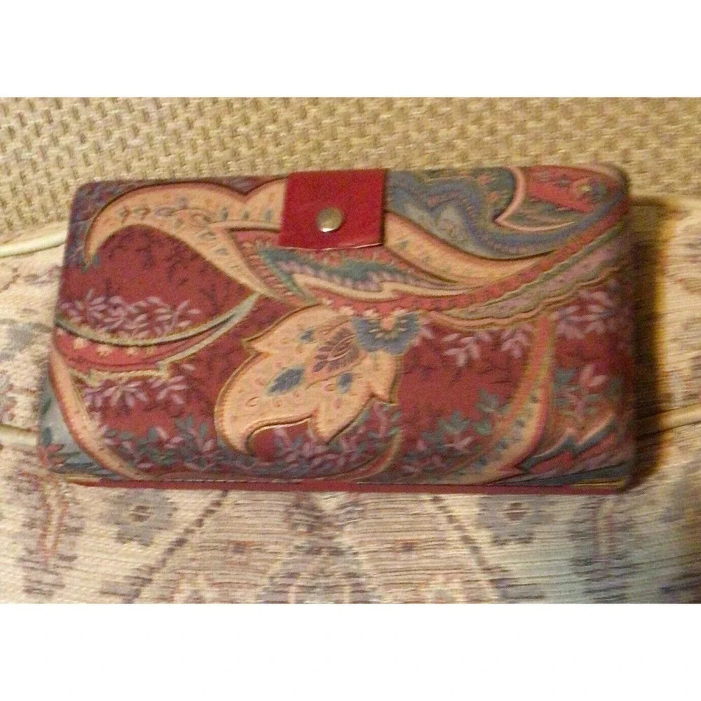 Travel jewelry case snap closure lovely red 16 separate sections